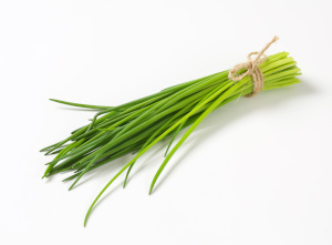 growing herbs indoors without sunlight - chives